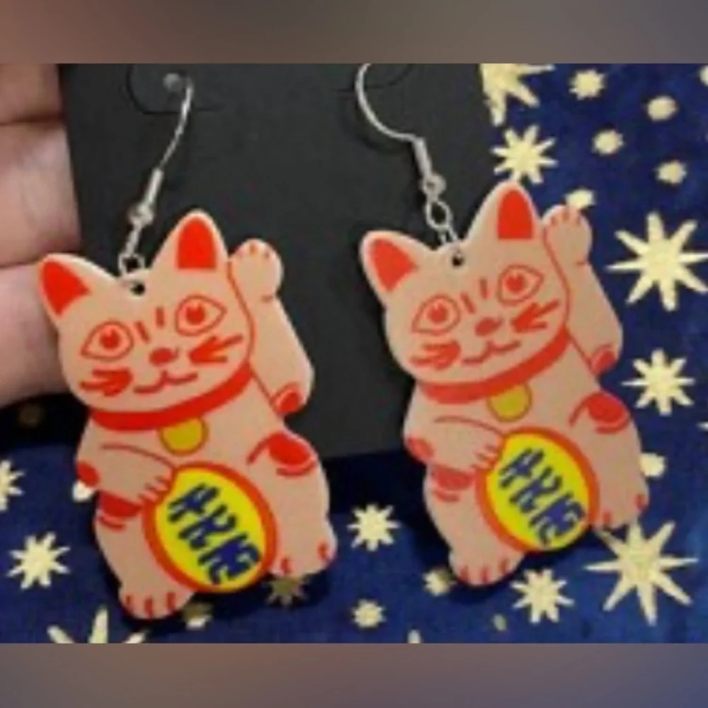 NWT - Lucky Cat Pendant Earrings Set 2 inch x 1 inch